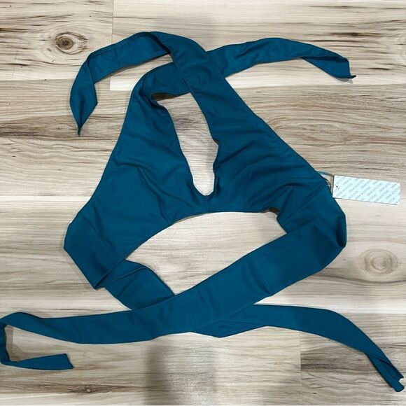 NEW Urban Outfitters Out From Under Sorelle Twist Halter Crop Top Women’s Medium - Picture 2 of 6